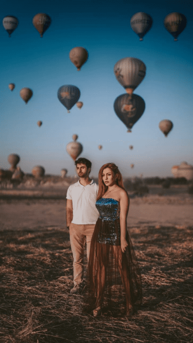 wedding photos with hot air balloons