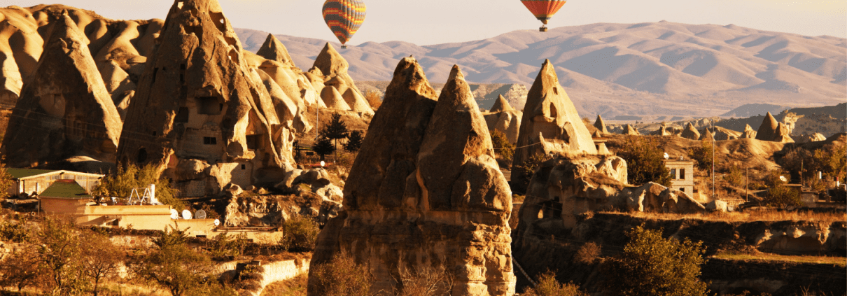 hot air balloons above peri bacalari